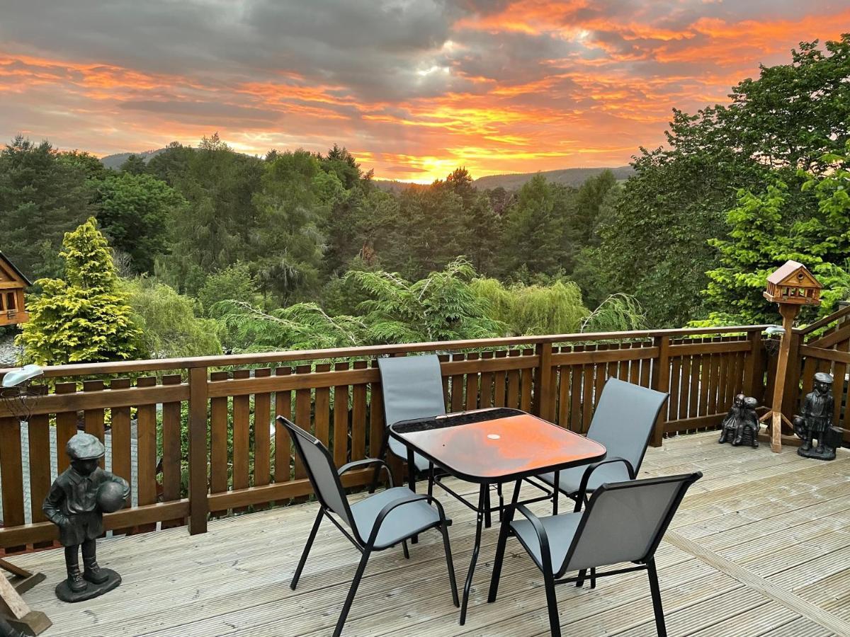 Beautiful 2 Bedroom Lodge With Stunning Views Blair Atholl Exteriör bild