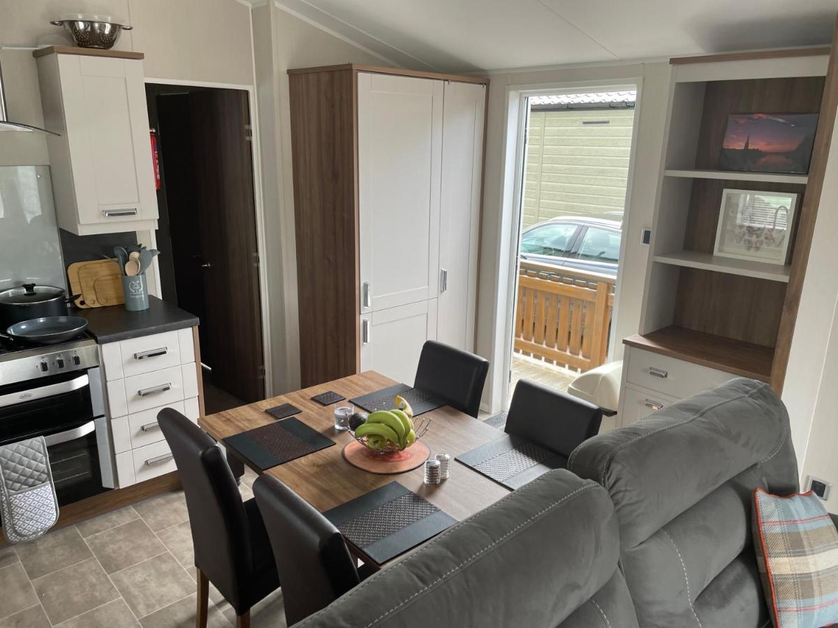 Beautiful 2 Bedroom Lodge With Stunning Views Blair Atholl Exteriör bild
