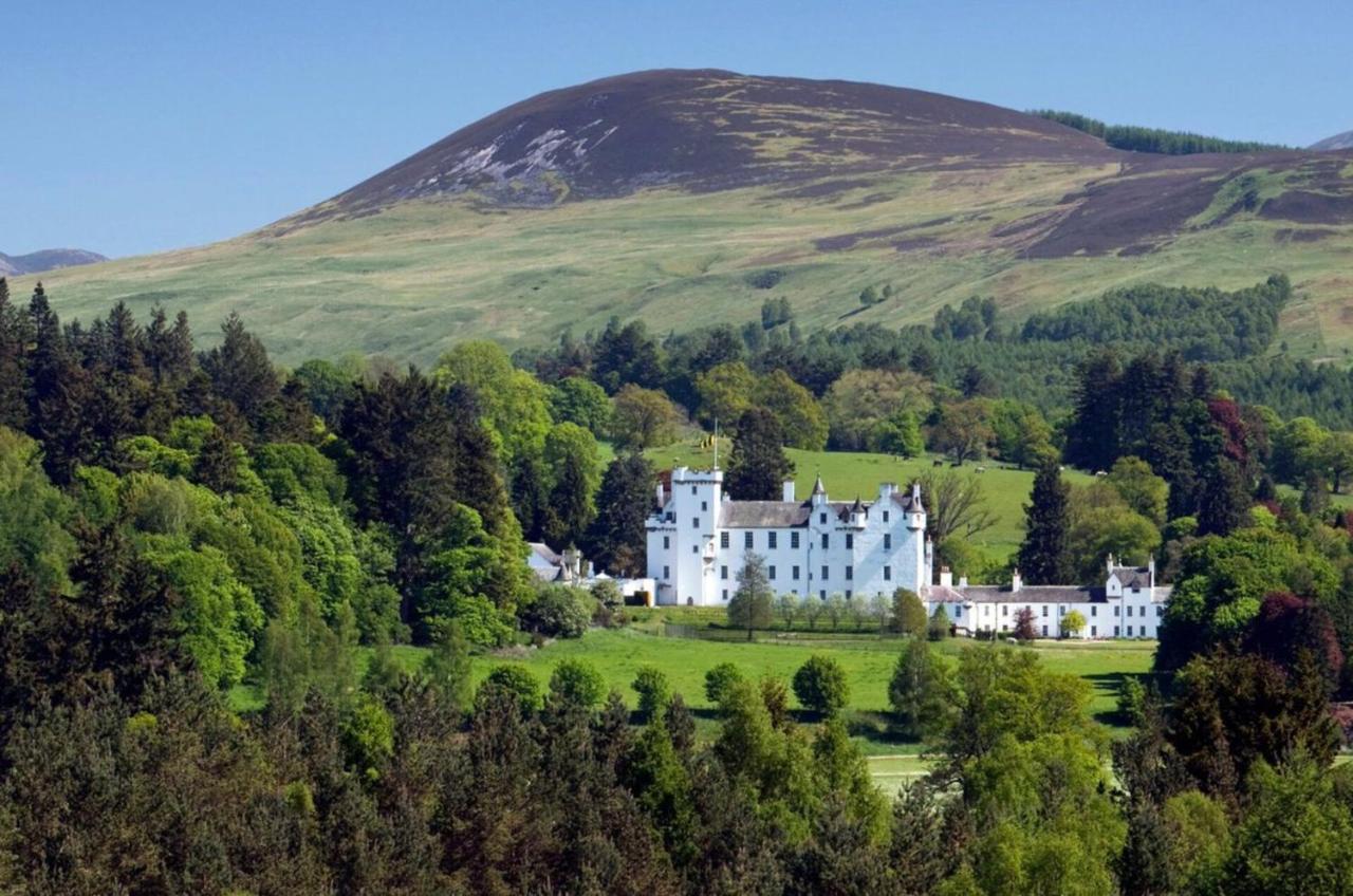 Beautiful 2 Bedroom Lodge With Stunning Views Blair Atholl Exteriör bild
